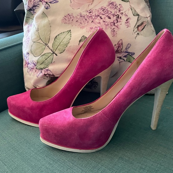 BCBGeneration Pink Suede Heels, size 9.5 - Picture 3 of 7